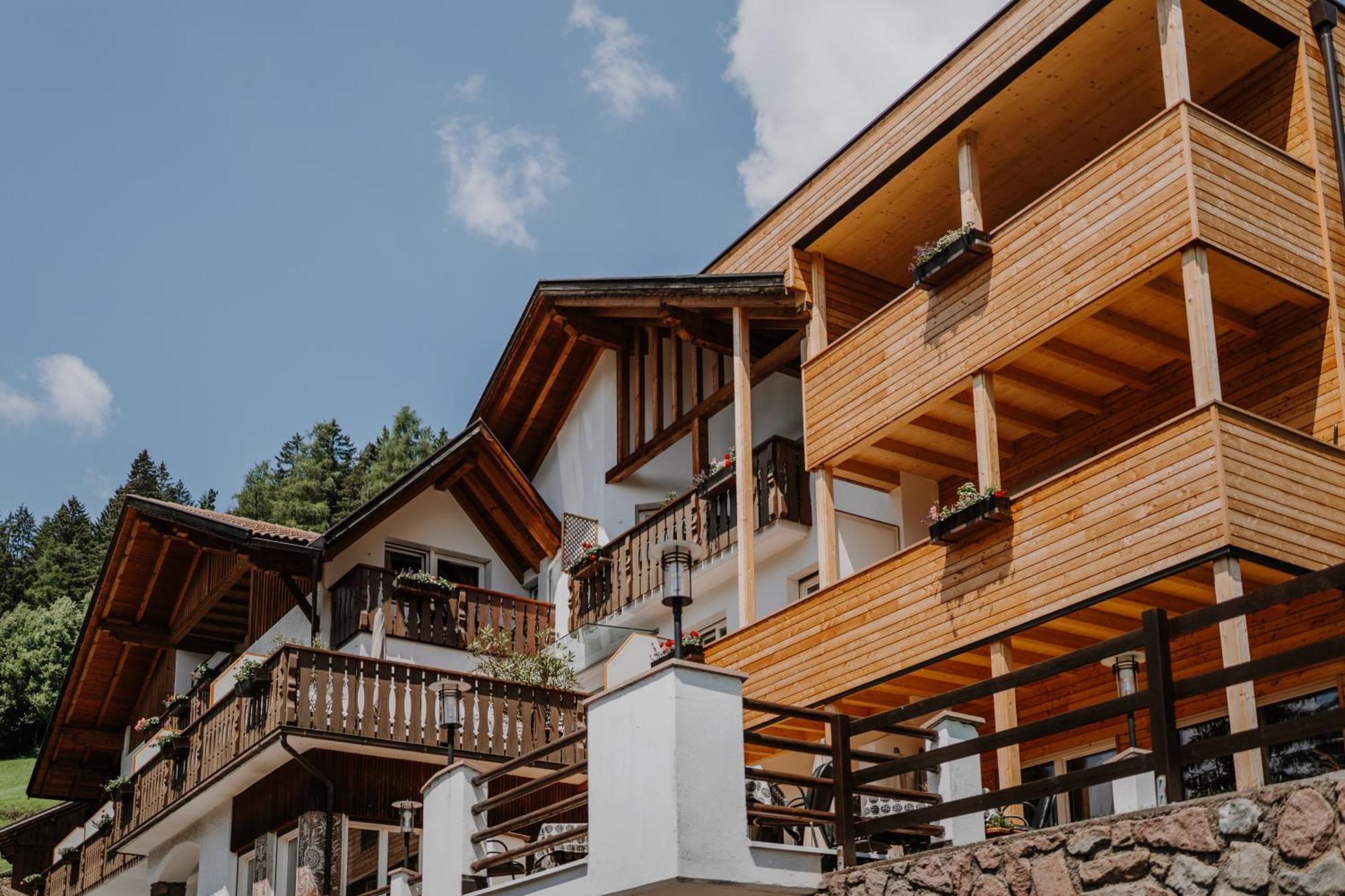 Hotel Berghaus Rosengarten Nova Levante Exterior photo